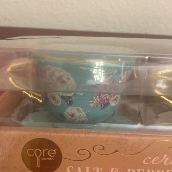 Flowers Tea Cups Slat and Pepper!!! - Picture 3 of 6